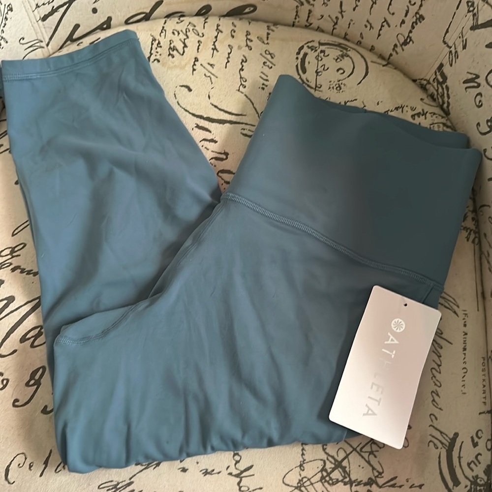 Athleta Salutation Stash Pocket II Capri BNWT